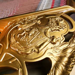 Reich verzierte Gussplatte eines Seiler Art Deco Flügels von 1908